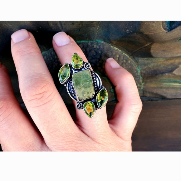 New Rough Green Kyanite & Peridot 925 Silver Ring. - Picture 7 of 14